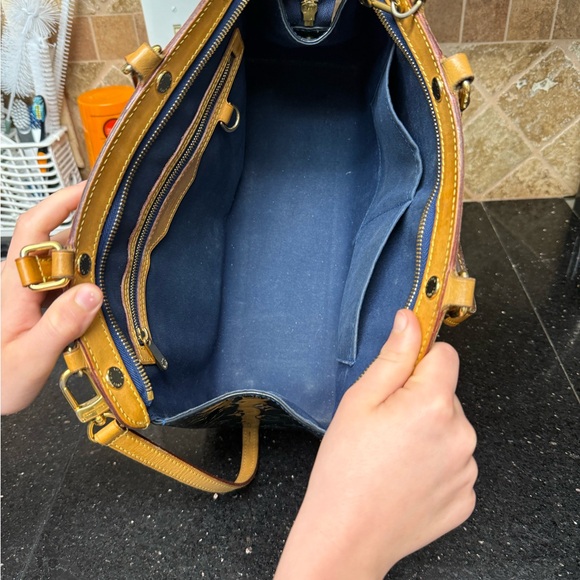 Authentic Louis Vuitton Dark Teal and Tan Vernis Women's Bag - Picture 5 of 11